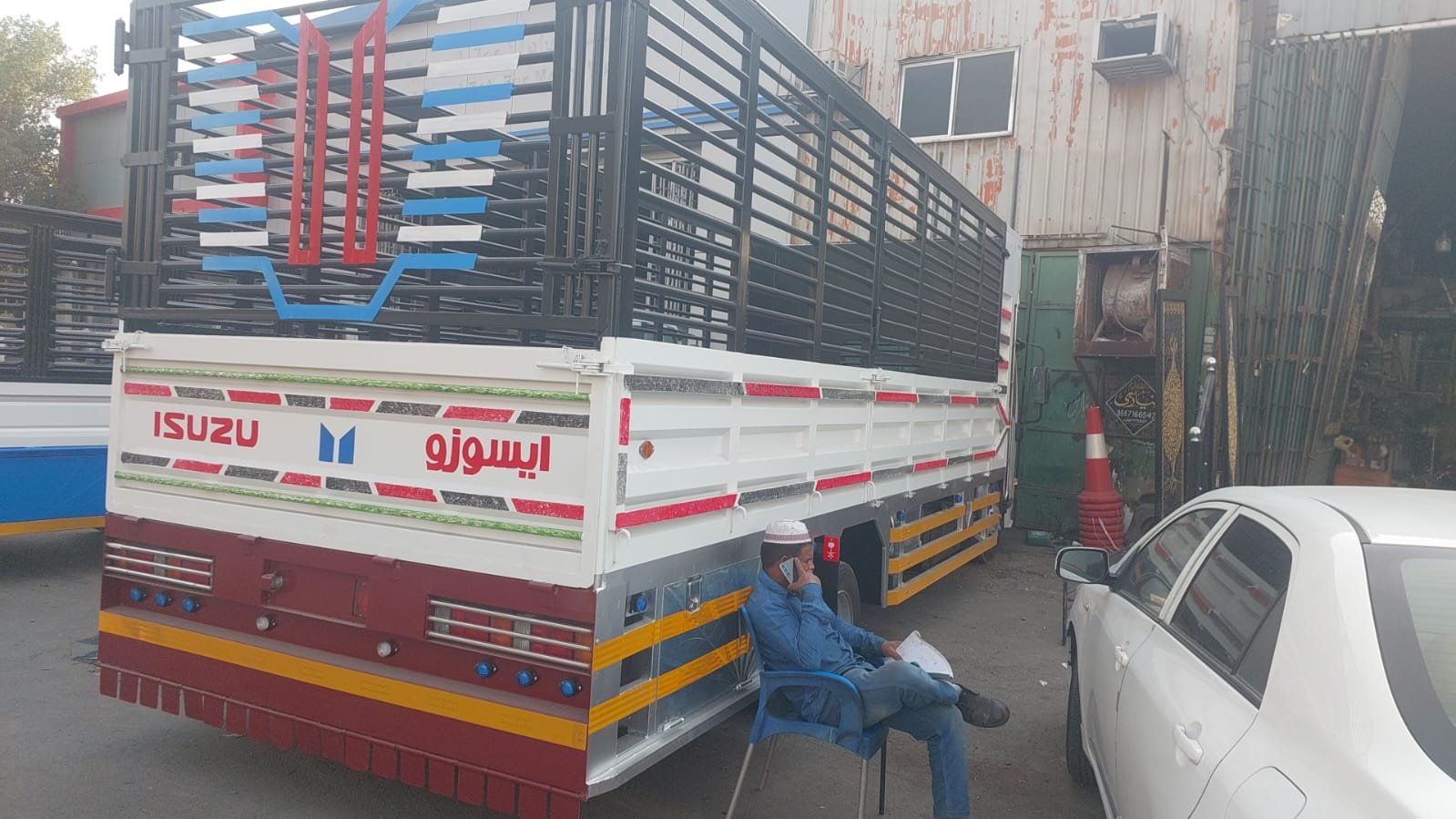 ورشة تفصيل صناديق دينات في الرياض: